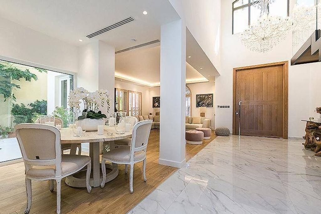 5 bedroom luxury villa for sale in frond b the palm jumeirah dubai3.jpg