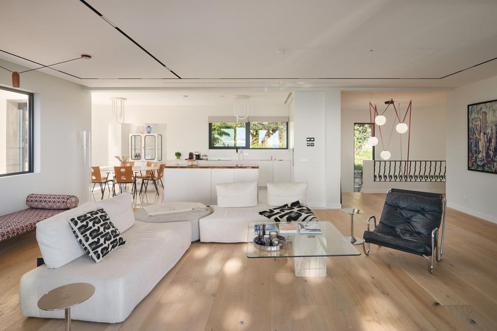 6 bedroom luxury Villa for sale in Canne 6 bedroom luxury villa for sale in cannes france4.jpg