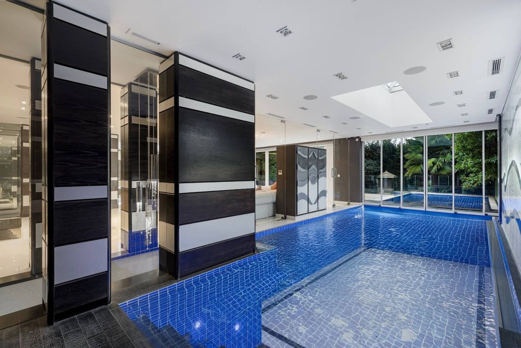 Luxury Detached House for sale in London, England luxury detached house for sale in london england11.jpg